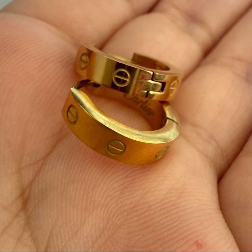 Elegant Gold Hoop Earrings - Picture 2 of 3